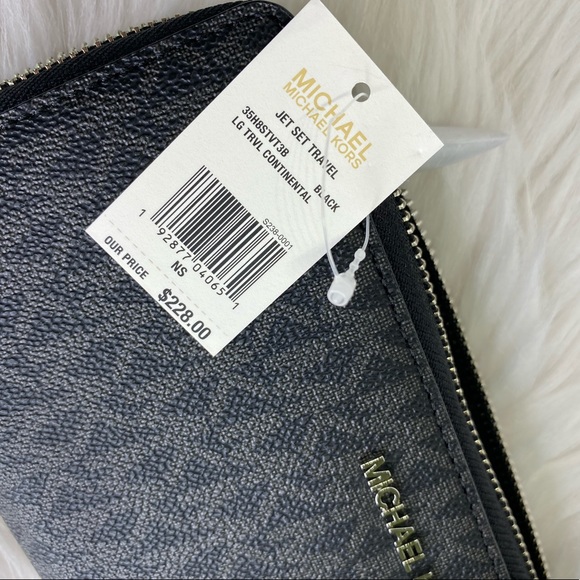 Michael Kors Large Continental Wristlet / Wallet - Picture 8 of 8